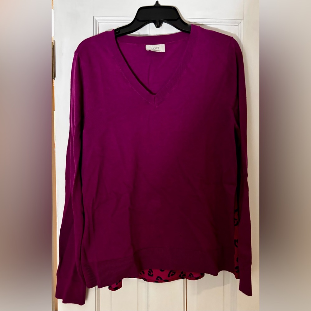 LOFT Women's V-Neck Magenta Sweatshirt